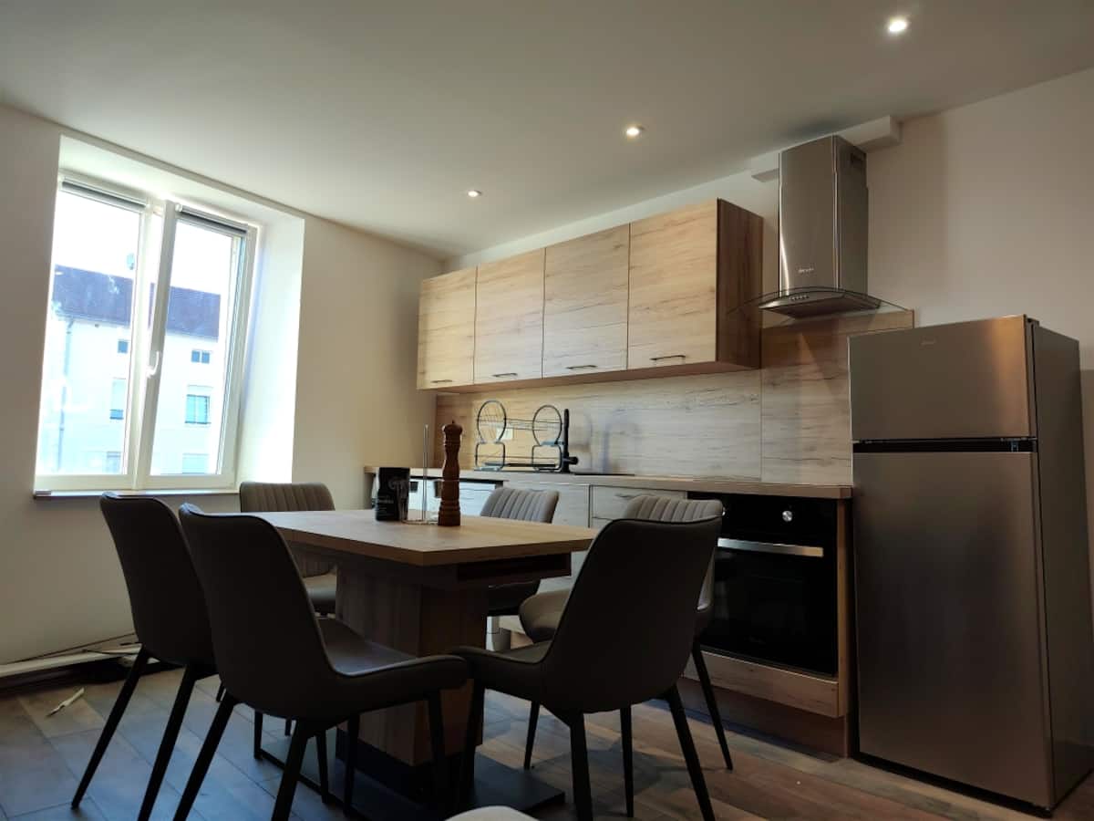 Cuisine équipée de l’appartement cosy à Dompaire
